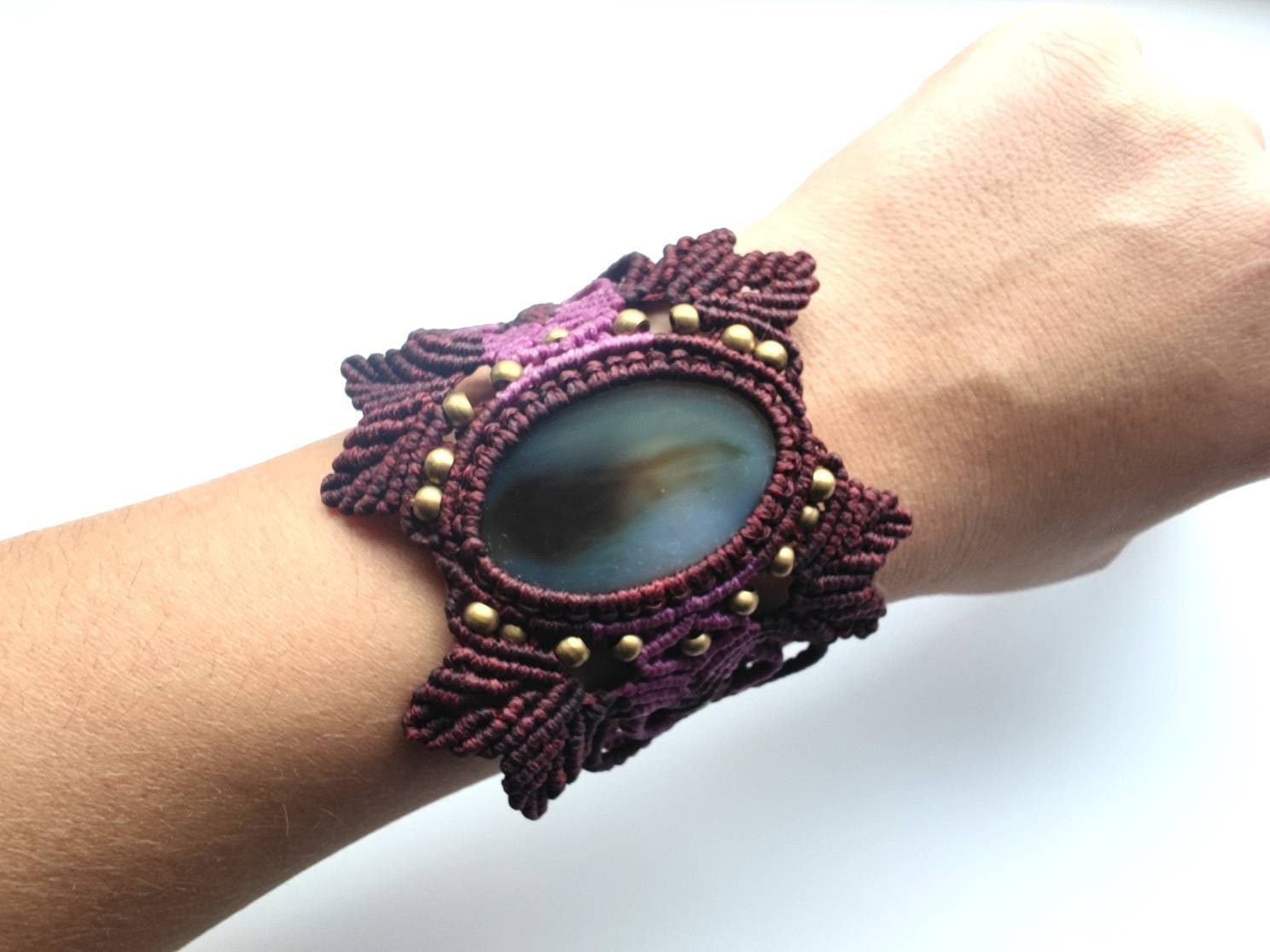 Rose Agate Macrame Cuff - Handmade Boho Arm Bracelet Large Healing Stone Jewelry Gift von SundariiNature