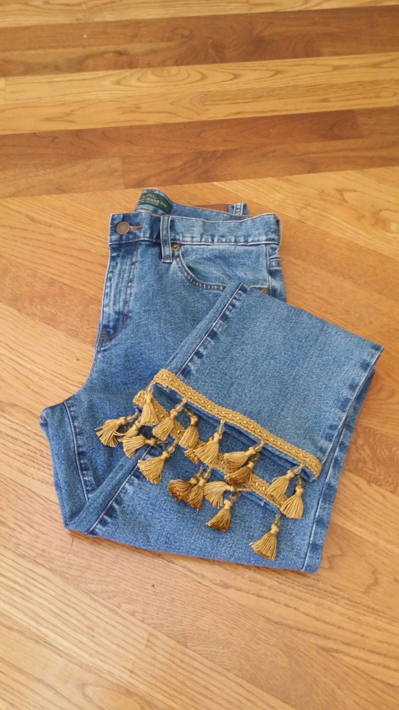 Neu Gestaltete Lauren Jeans Mit Gold Quaste Fransen, Frauen Größe 4 von SundayDoveDesigns