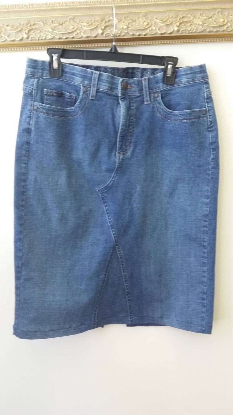 Rekonstruiertden Denim Gerade, Knie-Länge Skirt, Damen Größe 14 von SundayDoveDesigns