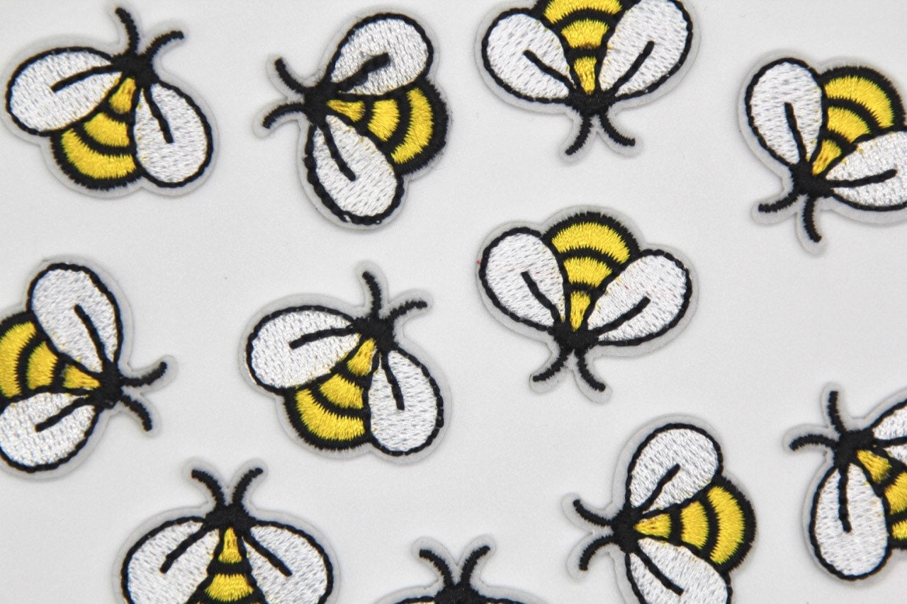 Bumble Bee Patch - Aufnäher Stickdatei Biene Royal Eisen Auf Abzeichen Motiv Applikation Kleidung Anpassen 89 von SundayStudioUK