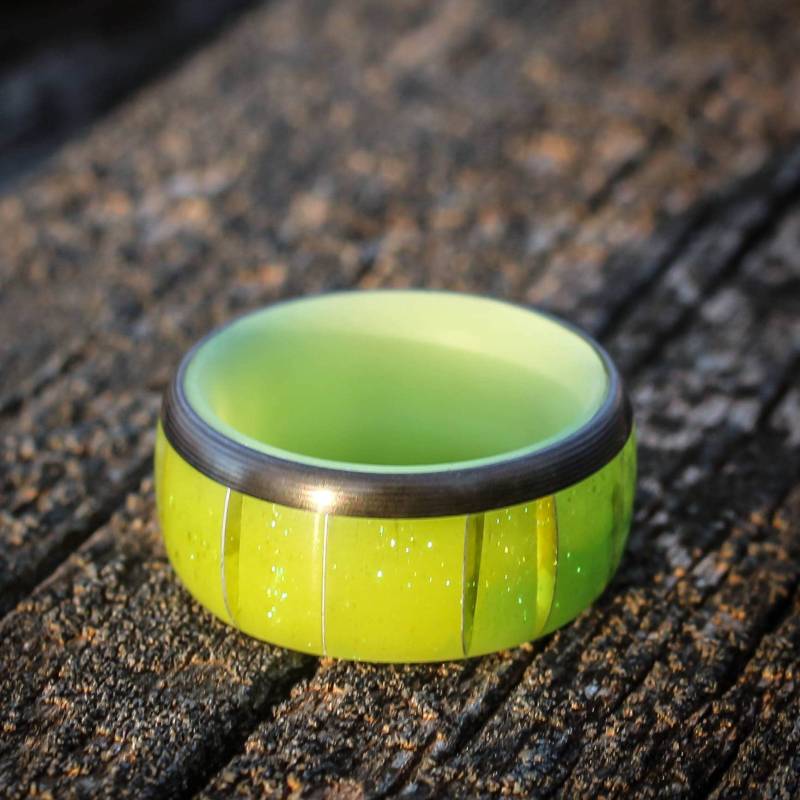 Grüner Glow in The Dark Harz Und Kohlefaser Ring - Größe 8 Us von SundownStudio