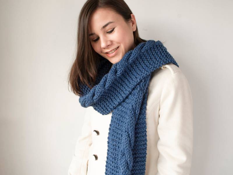 Grobstrick Zopfmuster Wollschal Handgestrickter Winter Schal Mit Fransen von SundriesModern