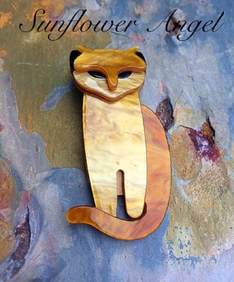 Art Deco 3D Katzen Brosche. in Goldenem Schimmer, Mit Schwarzen Augen Und Ohren Art Deco 3D Katzen Brosche. in Goldenem Schimmer, Mit Schwarzen Augen Und Ohren von SunflowerAngelUK