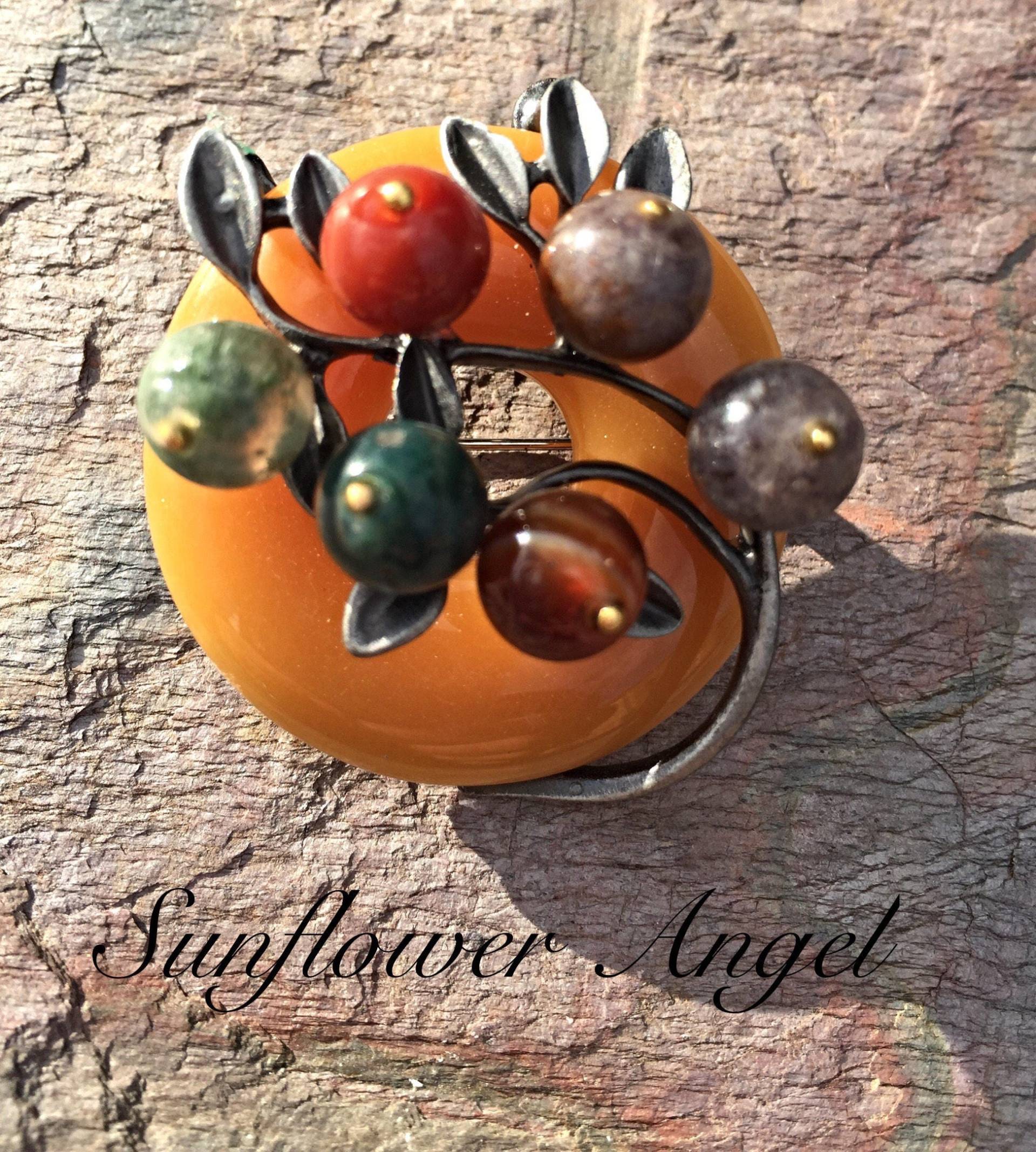 Astbrosche Aus Zinn, Mit Glasperlen Um Eine Harzscheibe Gewickelt, Auch Anhängerschlaufe Für Kette Astbrosche Aus Zinn, Mit Glasperlen Um Eine Harzscheibe Gewickelt, Auch Anhängerschlaufe Für Kette von SunflowerAngelUK