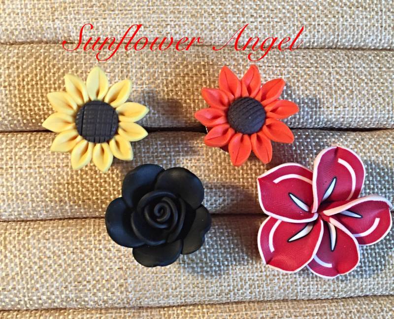 Blumenringe, 4 Verschiedene, Sonnenblume, Gänseblümchen, Orchidee, Rose. Dehnbarer Ring. Hochzeit Blumenringe, 4 Verschiedene, Sonnenblume, Gänseblümchen, Orchidee, Rose. Dehnbarer Ring. Hochzeit von SunflowerAngelUK