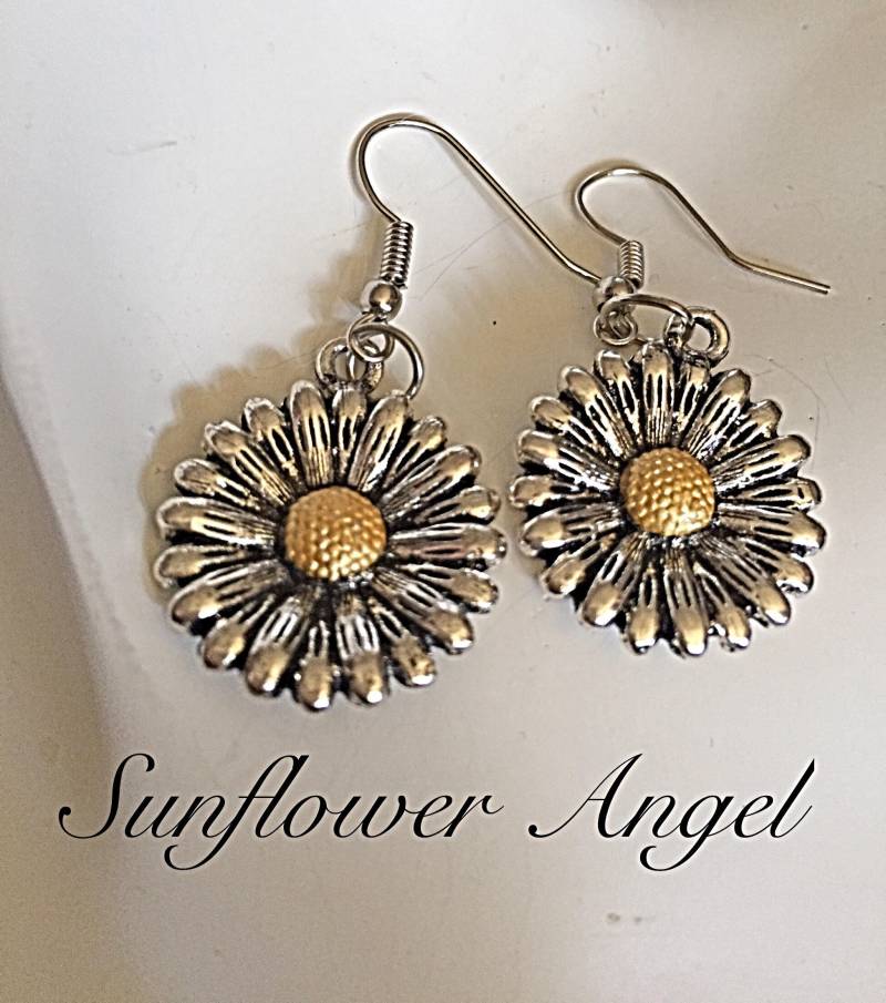 Fabelhafte Antike Silberne Gänseblümchen, Sonnenblumenhakenohrringe Fabelhafte Antike Silberne Gänseblümchen, Sonnenblumenhakenohrringe von SunflowerAngelUK
