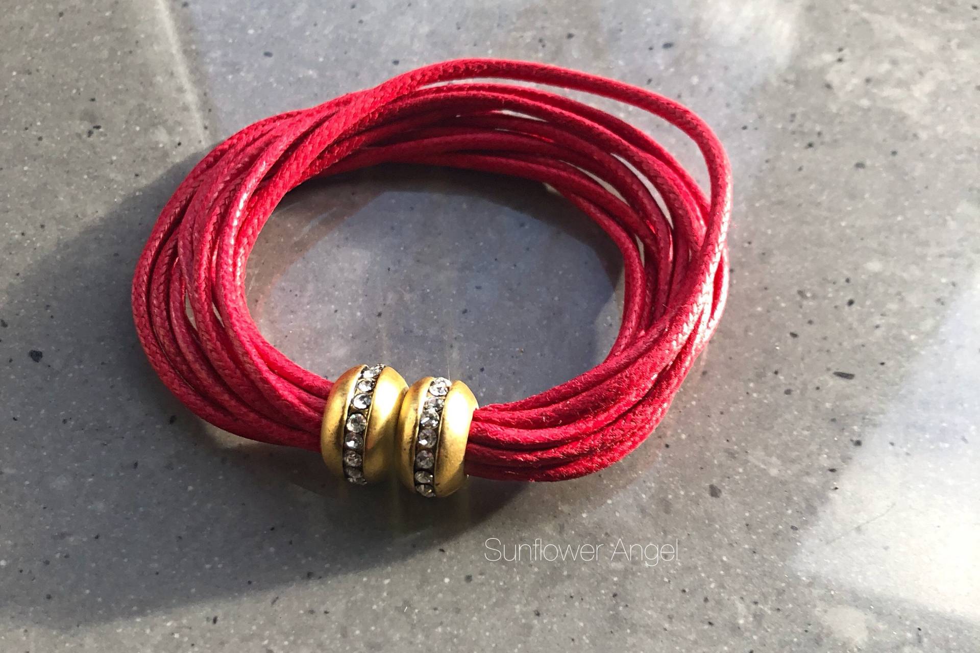 Rote Kordel Mehrfädig Armband, Polierte Messing Diamante Lünette Magnetisch Magnetverschluss Rote Kordel Mehrfädig Armband, Polierte Messing Diamante Lünette Magnetisch Magnetverschluss von SunflowerAngelUK