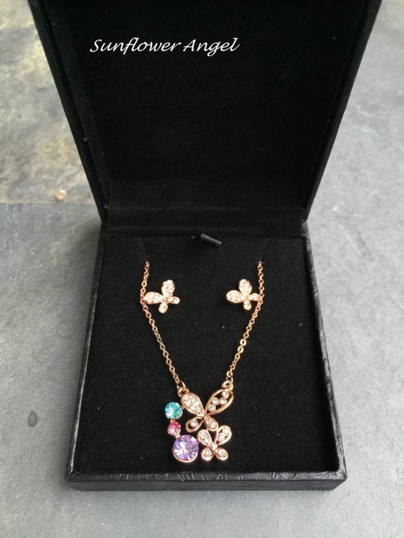 Schmetterling Diamante Halskette Und Ohrring Set, Perfekt Für Eine Hochzeit, Party Oder Ein Geschenk Schmetterling Diamante Halskette Und Ohrring Set, Perfekt Für Eine Hochzeit, Party Oder Ein Geschenk von SunflowerAngelUK