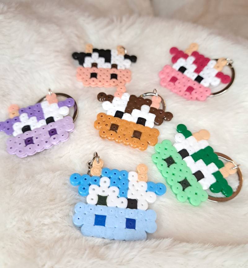 Süße Bunte Kuh Bügelperl-Schlüsselanhänger von SunflowerBeadsDE