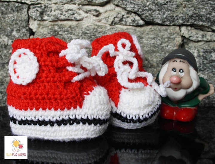 Baby Turnschuhe "Converse All Stars", Geschenk-Idee von SunflowersCrochet