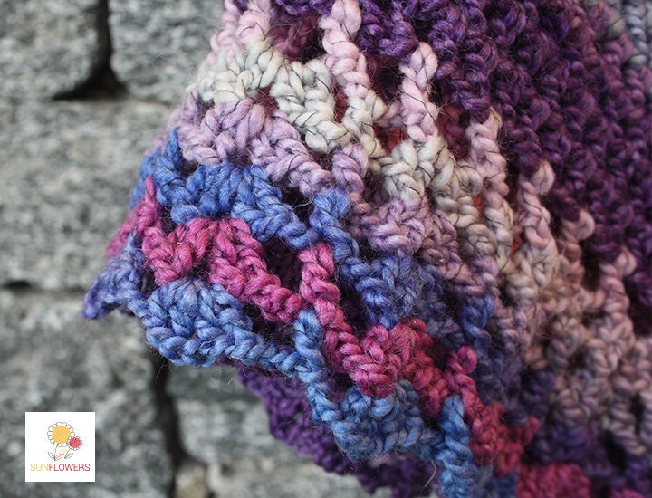 Omas Gehäkelter Poncho Handgefertigt von SunflowersCrochet