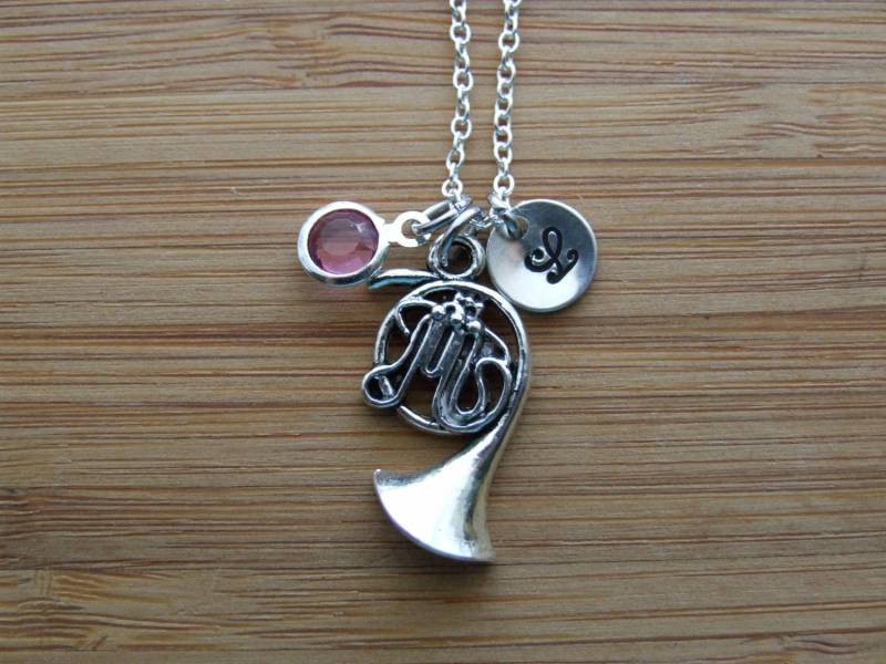 Musikinstrument, Waldhorn Halskette, Sterling Silber, Personalisiert, Hand Gestempelt Initial, Geburtsstein Geschenk Des Musikliebhabers von SunnyCharms