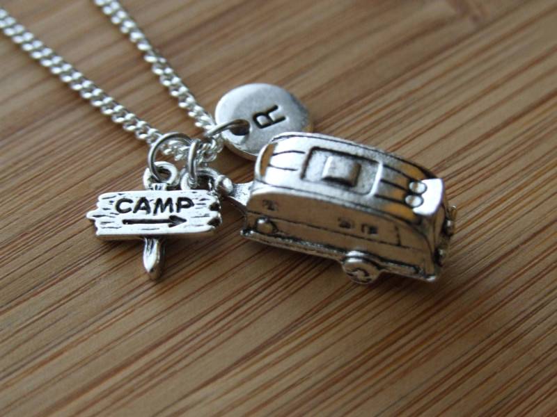 Rv Camping Kette, Zubehör Anhänger Haus Camp Schild Personalisiert Initial Geschenk Für Fan von SunnyCharms