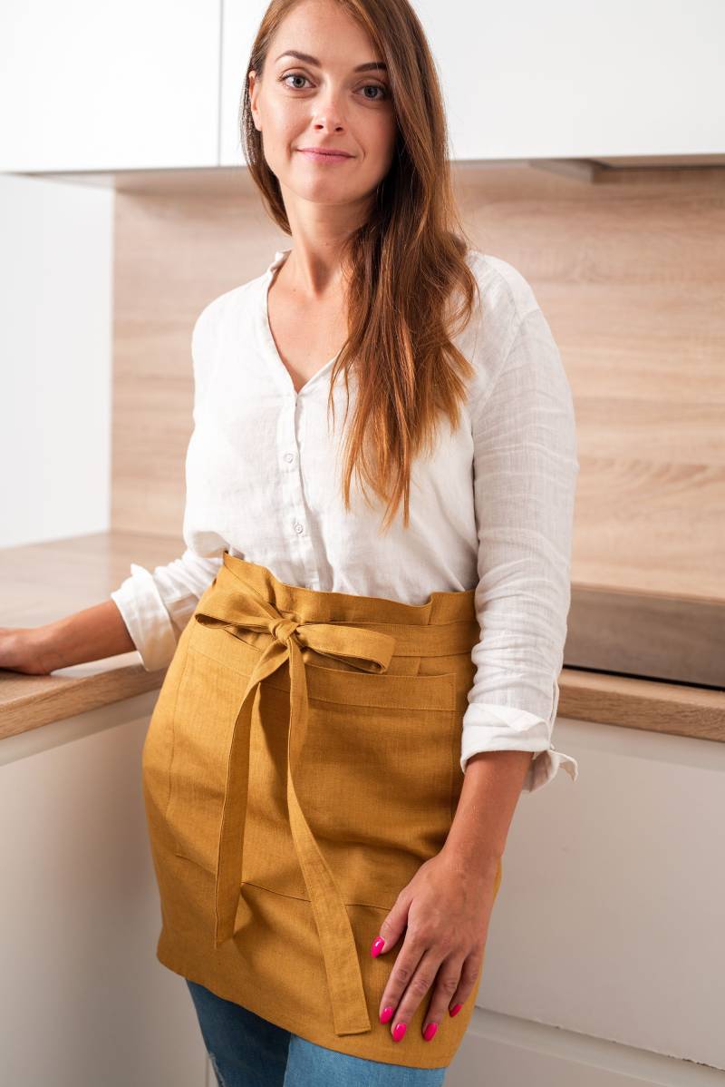 Senfgelbe Halbschürze Aus Leinen. Barista Schürze Leinen Mit Zwei Fronttaschen. Handgemachte Café Schürze. Taillenschürze Natürlichem Weichem von SunnyKitchenBoutique