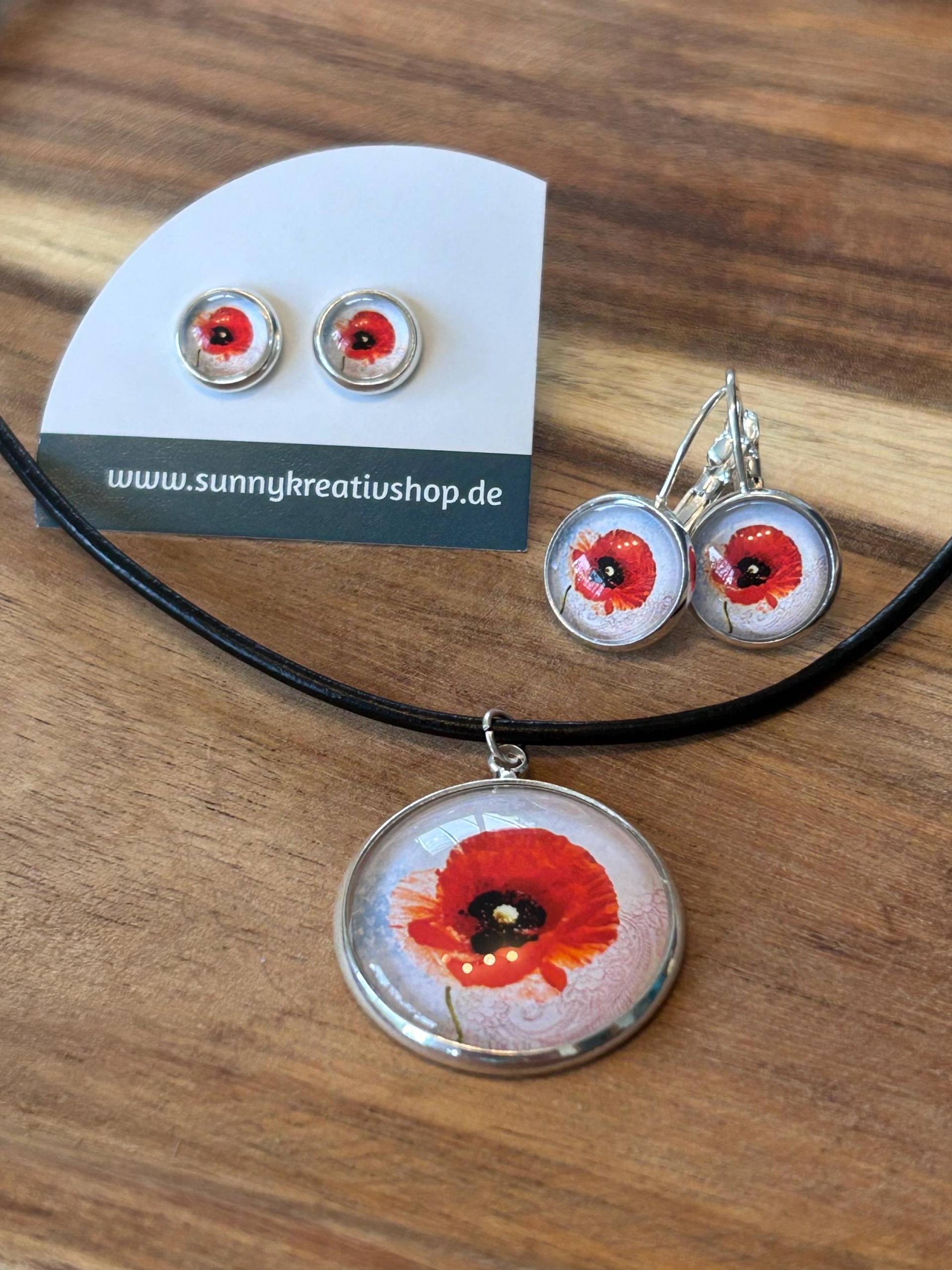Schmuckset in Silber Mit Mohnblume Lederband Und Ohrringe Oder Ohrstecker von SunnyKreativ