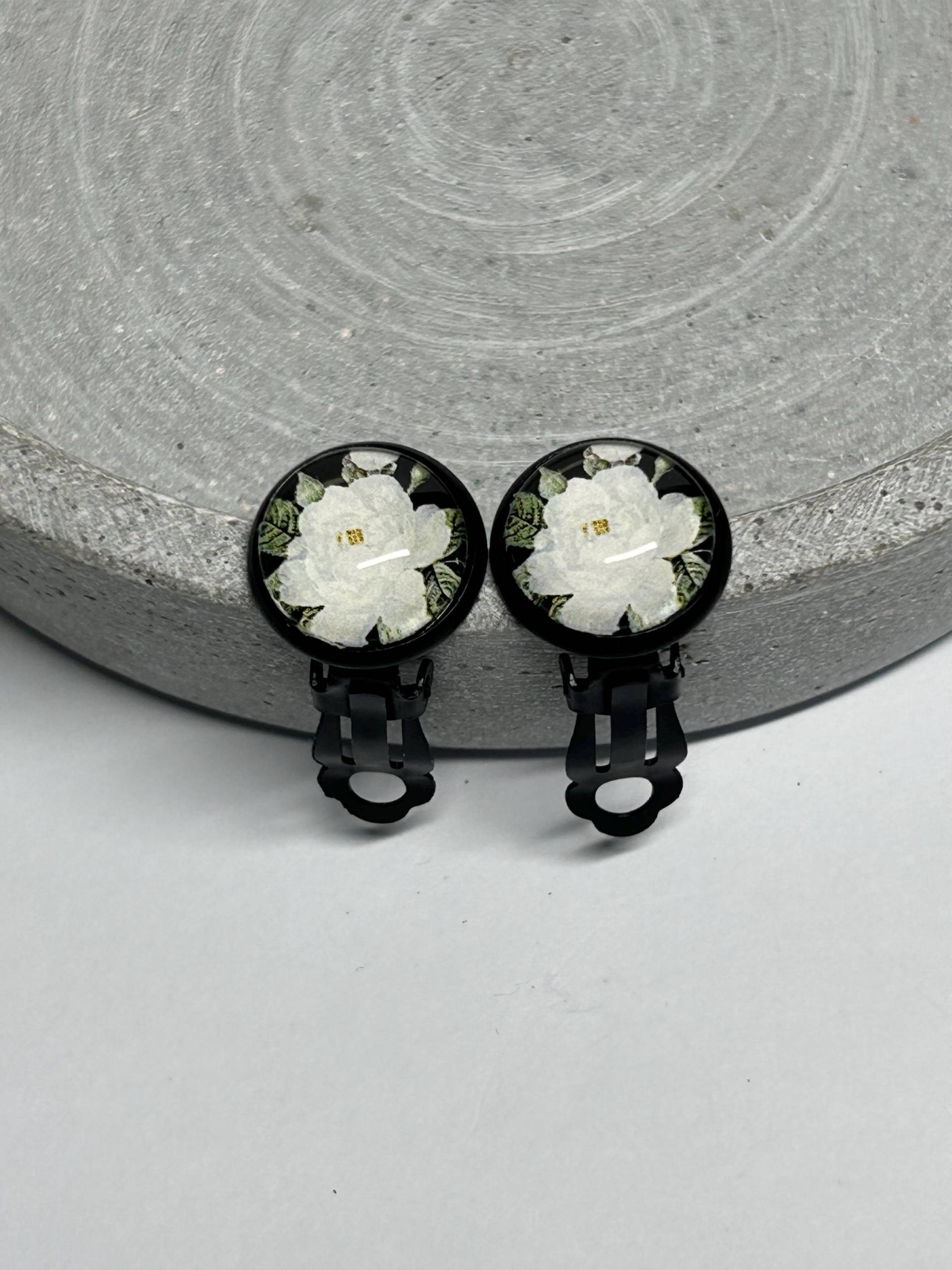 Vintage Ohrclips Mit Rosenmotiv - 12mm Clipohrringe in Schwarzer Fassung, Blumen-Schmuck Ohne Ohrlöcher von SunnyKreativ