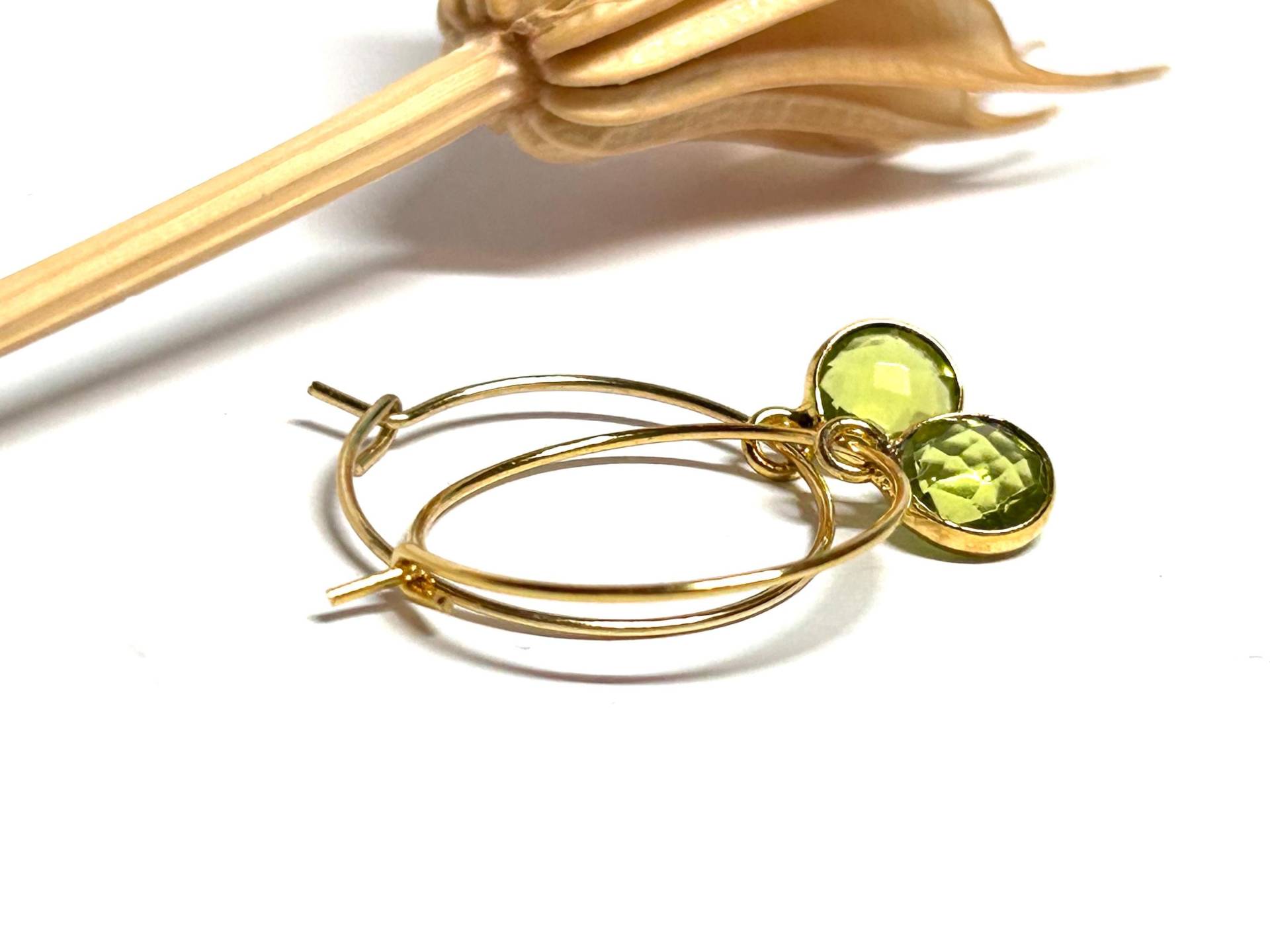 Ohrringe Gold Mit Grünen Amethyst Facetten Anhängern von SunnyKreativShop