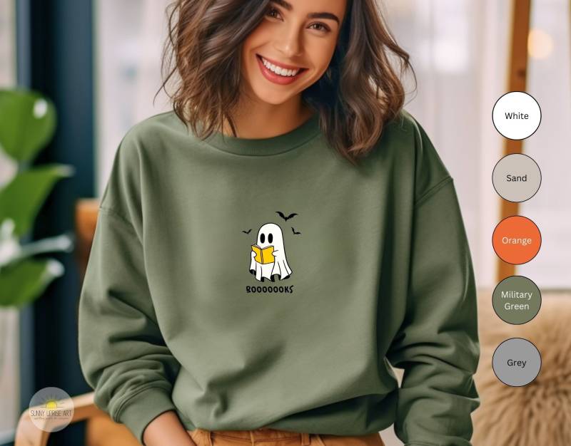 Geist Liest Buch, Halloween Sweatshirt, Halloween, Geschenk, Pullover, Buch Sweatshirt von SunnyUpriseArt