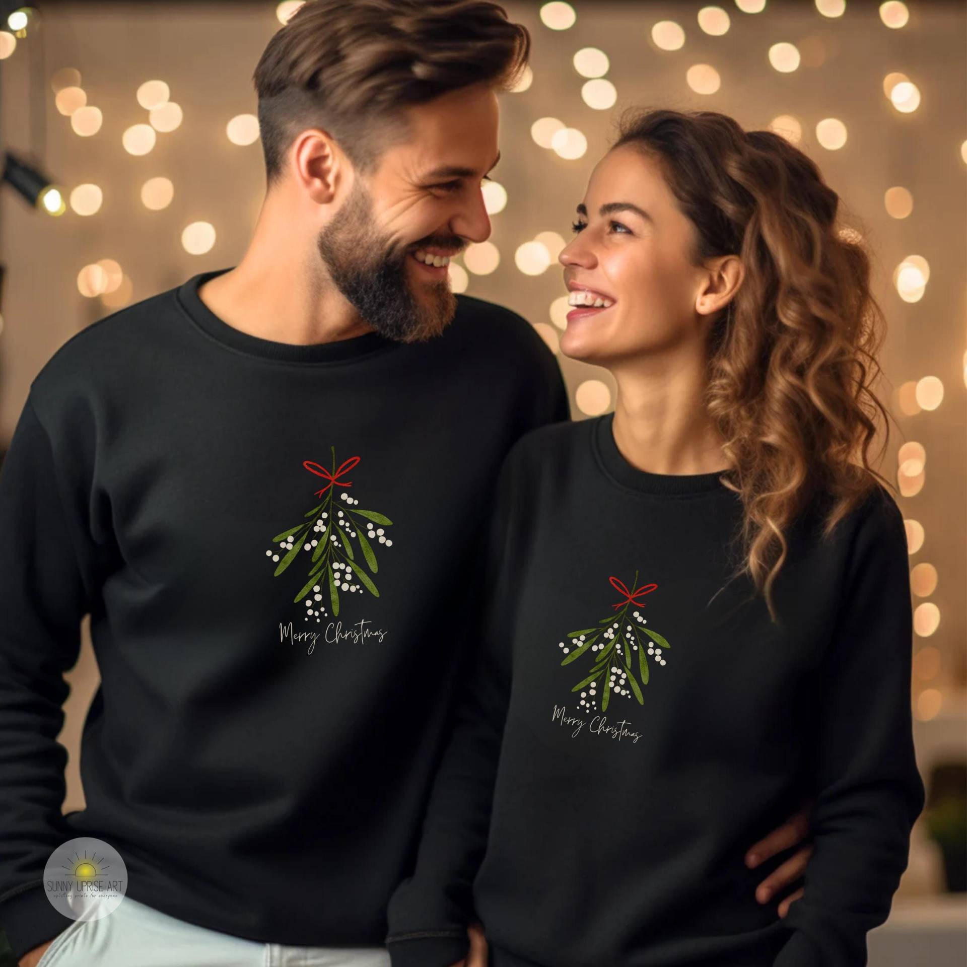 Weihnachts-Sweatshirt, Mistelzweig, Paar-Sweatshirt Weihnachten, Merry Christmas Pullover, Partnerlook Weihnachtsoutfit von SunnyUpriseArt