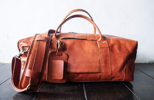 Leder-Duffle Und Reisetasche Für Männer Frauen Handgemachtes Tragen Am Weekender. Ein Jahrestag Holdall Geschenk in Braun Personalisiert Leder von SunriseNomad