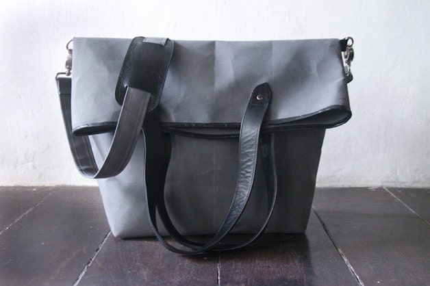 Messenger-Tasche Aus Leinwand Und Leder Für Männer Frauen. Die Umhängetasche Verwandelt Sich in Eine Einkaufstasche. Alltägliche Einkaufstasche von SunriseNomad