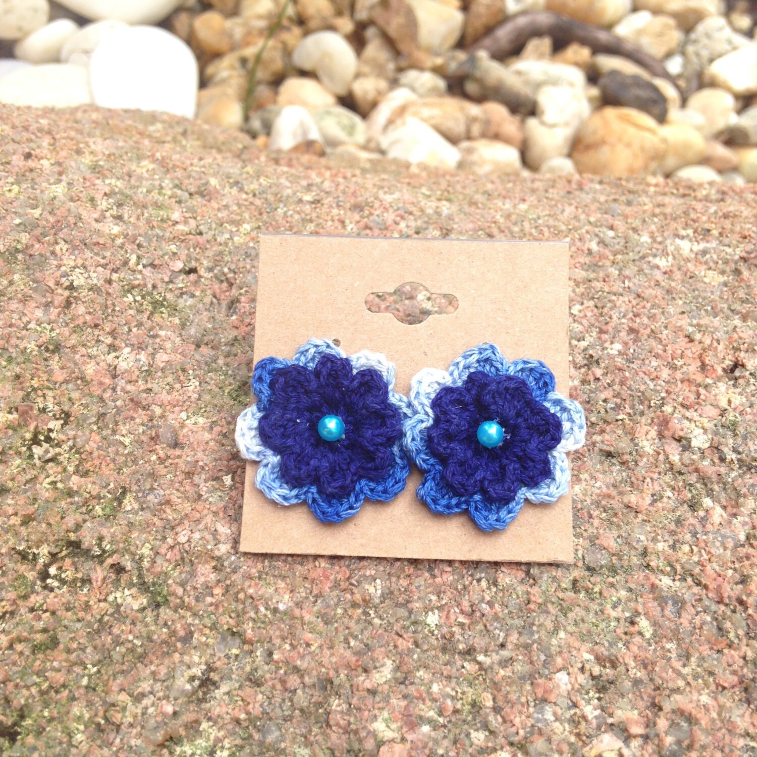 Gehäkelte Blumen Ohrstecker Gehäkelte Blumen Ohrstecker von SunriseSouvenirs