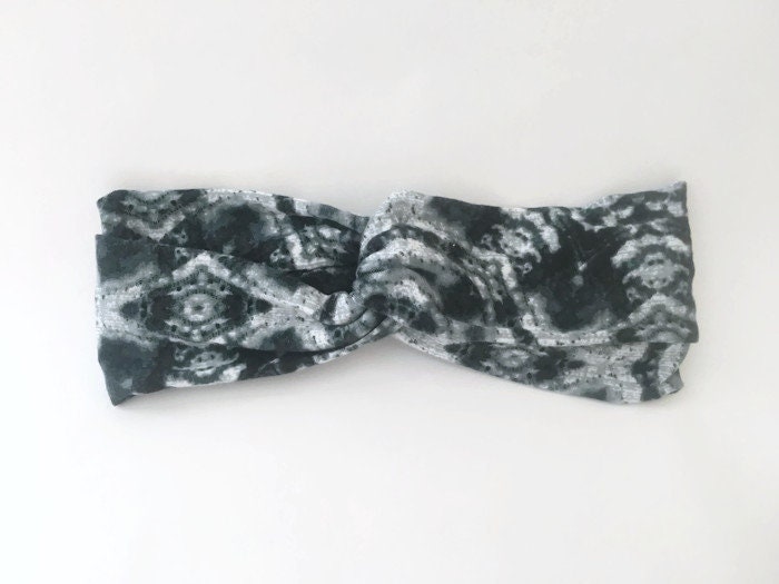 Schwarz Und Weiß Batik Stirnband Dehnbar Athletisch Yoga Stirnband Schwarz Und Weiß Batik Stirnband Dehnbar Athletisch Yoga Stirnband von SunriseThreadsCo