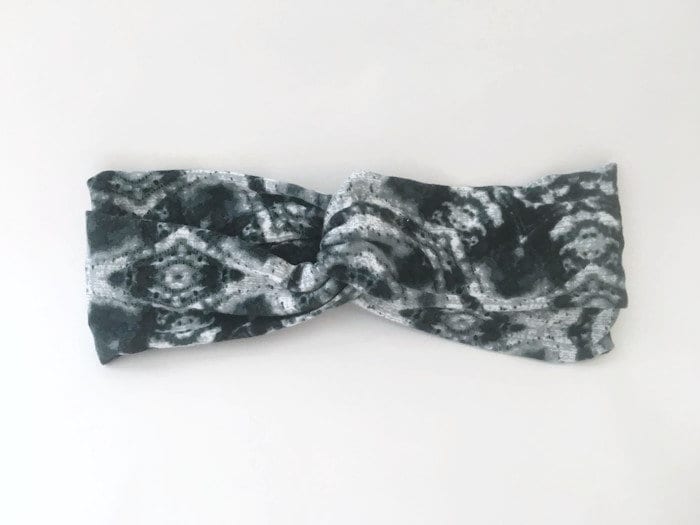 Schwarz Und Weiß Batik Stirnband Dehnbar Athletisch Yoga Stirnband von SunriseThreadsCo