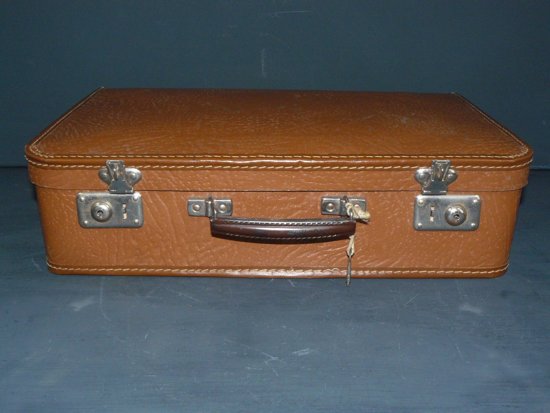 Midcentury Kleiner Koffer Weekender Ral Hartplatte Leder Braun 50S Suitcase von SunriseVintageDE