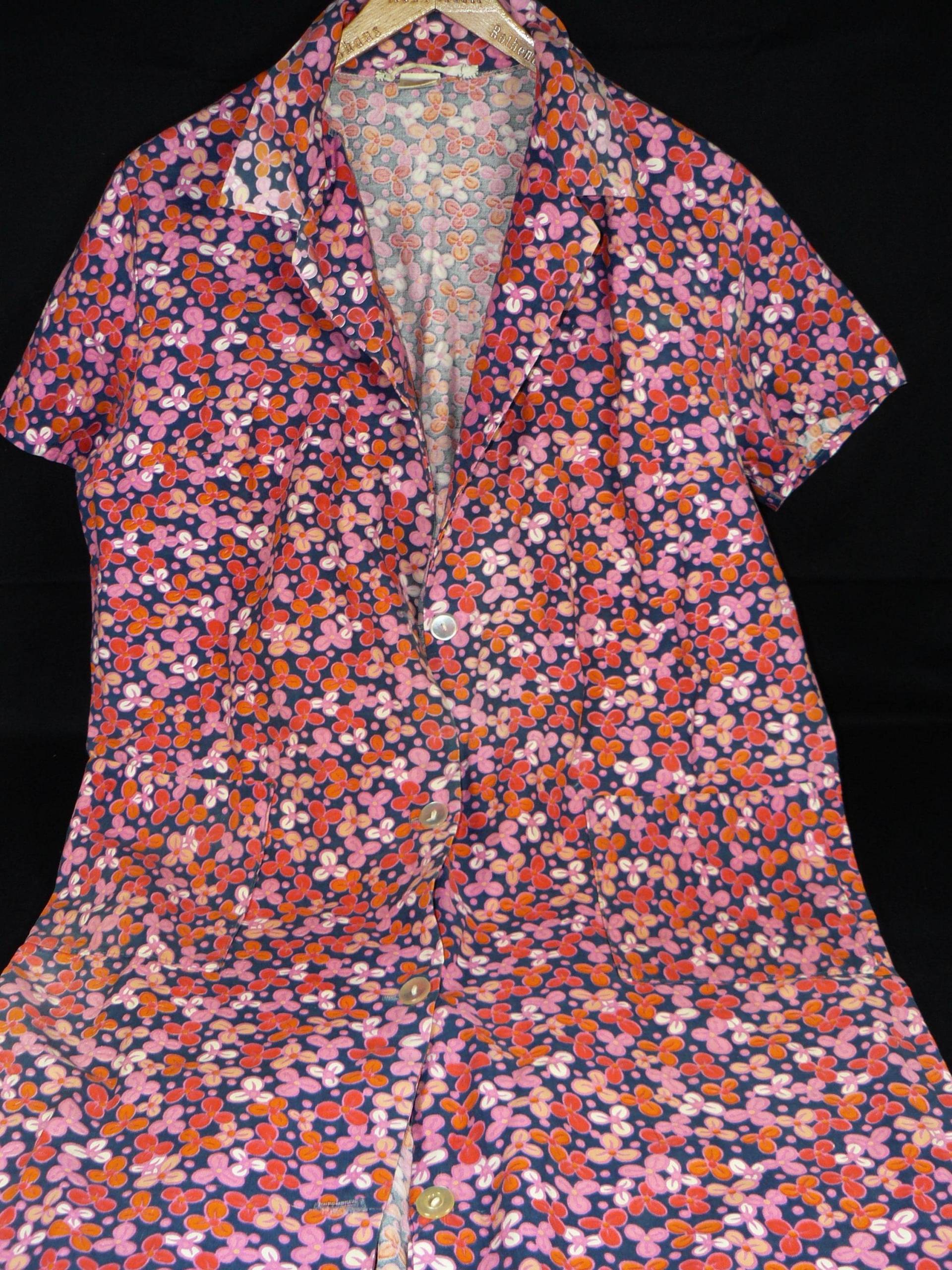 Vintage Kittelkleid Schürzenkleid Gr.46 Rosa Geblümt 70Er Jahre von SunriseVintageDE