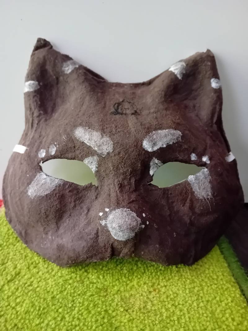 Brown-White Catmask With Therian Symbol On Forehead Brown-White Catmask With Therian Symbol On Forehead von SunsetCreationzz