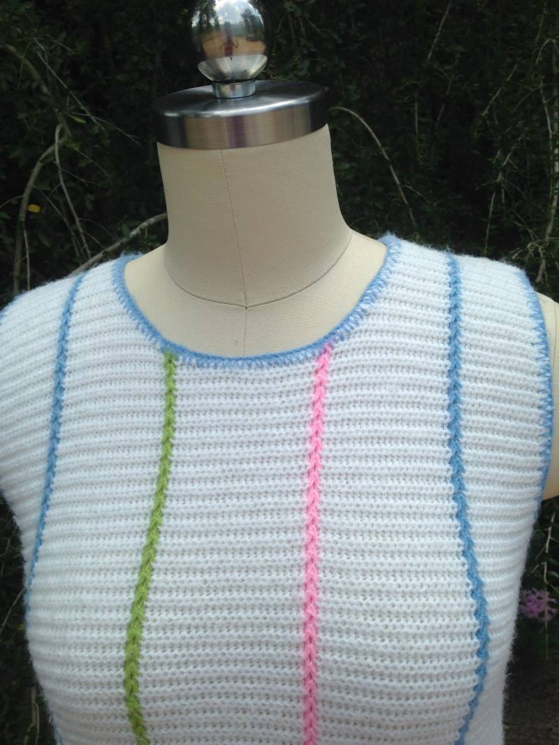 1970Er-Jahre Bulkee Knit Sleeveless Sweater 1970Er-Jahre Bulkee Knit Sleeveless Sweater von SunshineKittyVintage