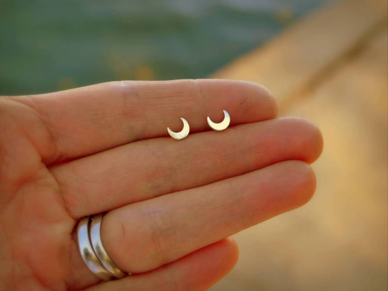 Gelbgold Gefüllt Mond Ohrstecker Sterling Silber Beiträge Gelbgold Gefüllt Mond Ohrstecker Sterling Silber Beiträge von SunshineOnWater