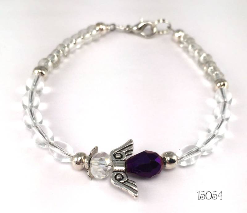 Ein Lila Schutzengel Ist Das Herzstück Dieses Glatte Klarglas-Perlen-stapeln-Armband von SunshineSmilesStudio