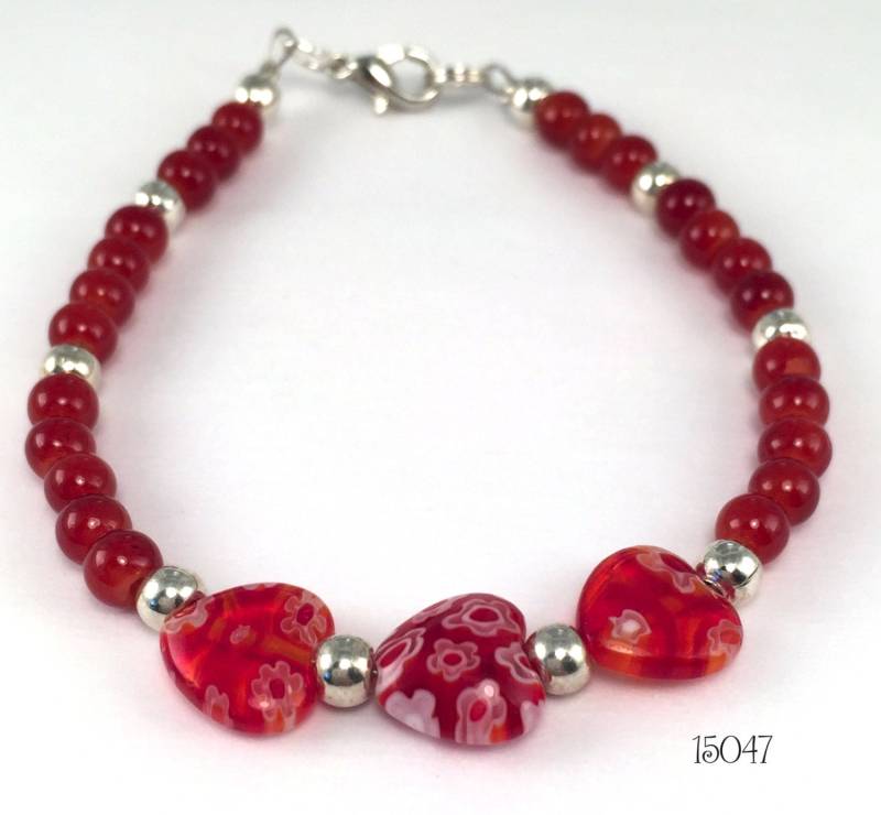 Red Millefiori Puffed Herzen Mit Runden Perlen Weinrot Und Runde Silber Metall Akzent Miyuki-stapeln Freundschaft Armband von SunshineSmilesStudio