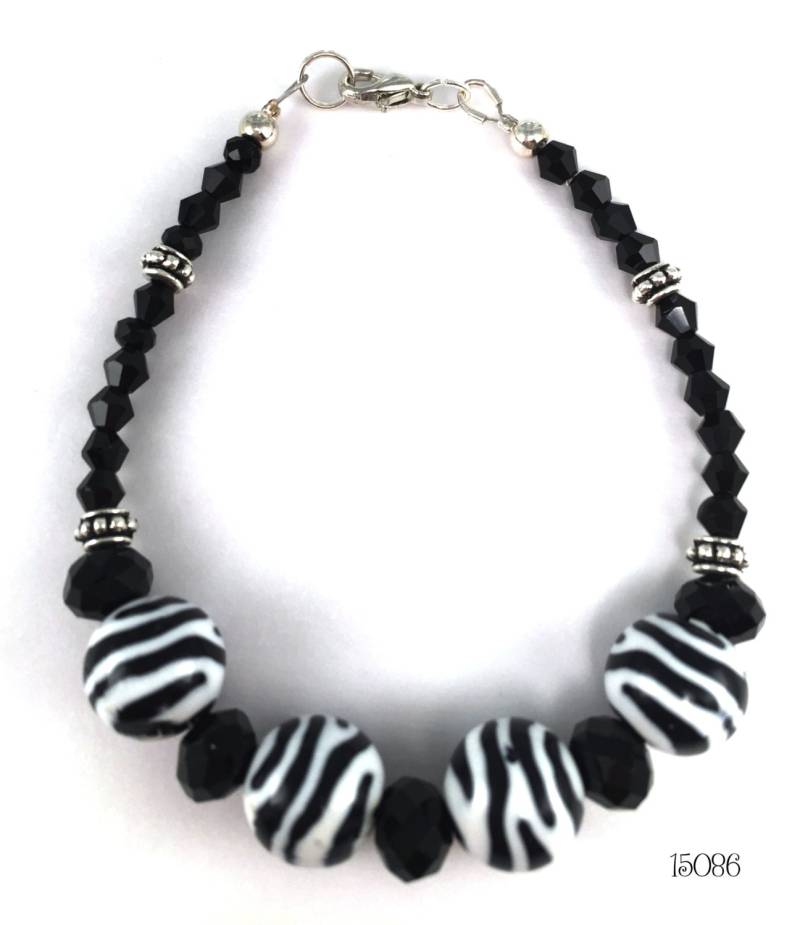 Schwarz/Weiß Zebra Drucken Perlen Mit Schwarzen Facettierten Kristallen Und Silberton Bespickt Spacer Armband Stapeln von SunshineSmilesStudio