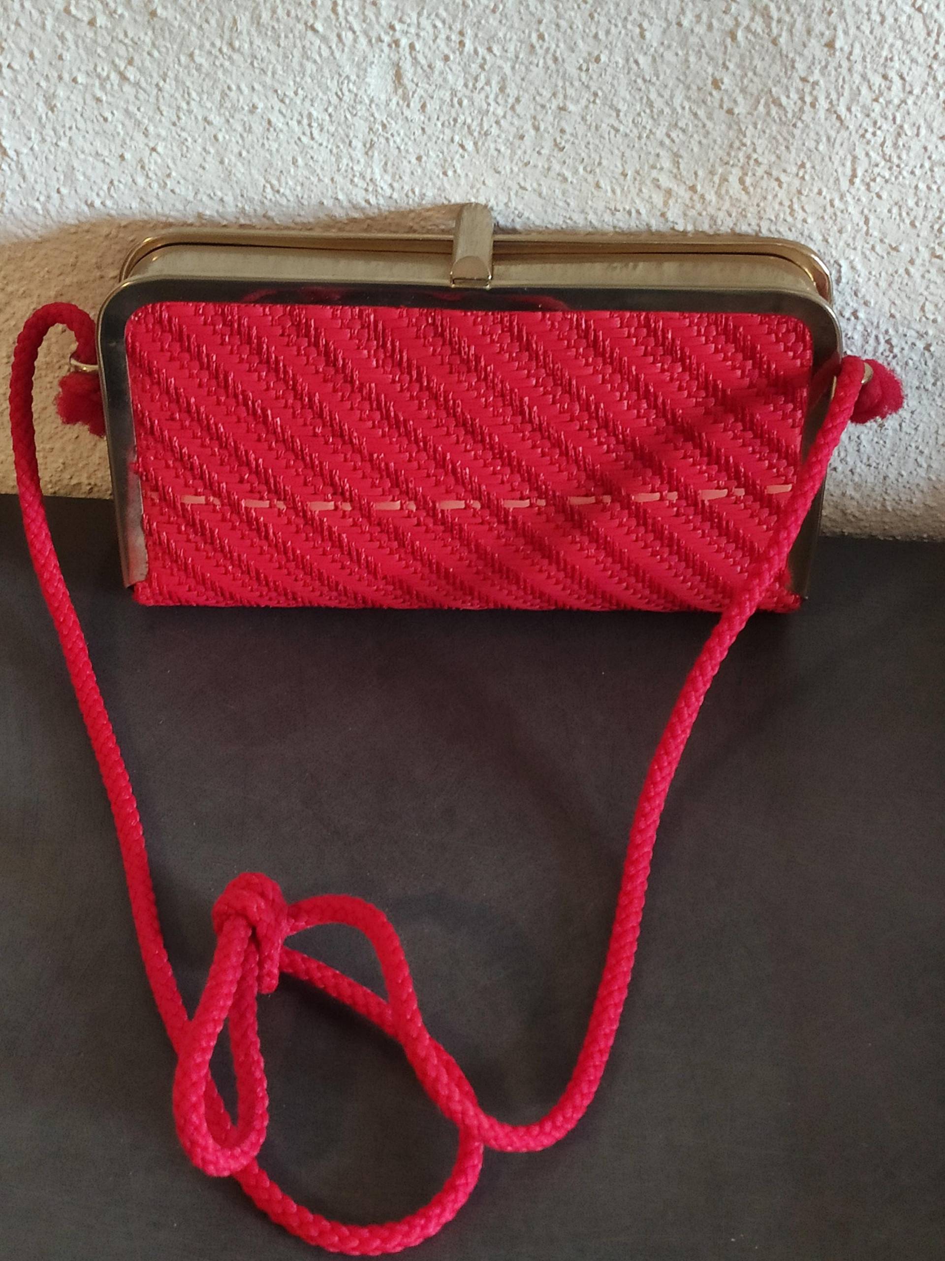 Vintage Handtasche Abendtasche Strohhandtasche Rot Clutch Metall von SunsideVintage