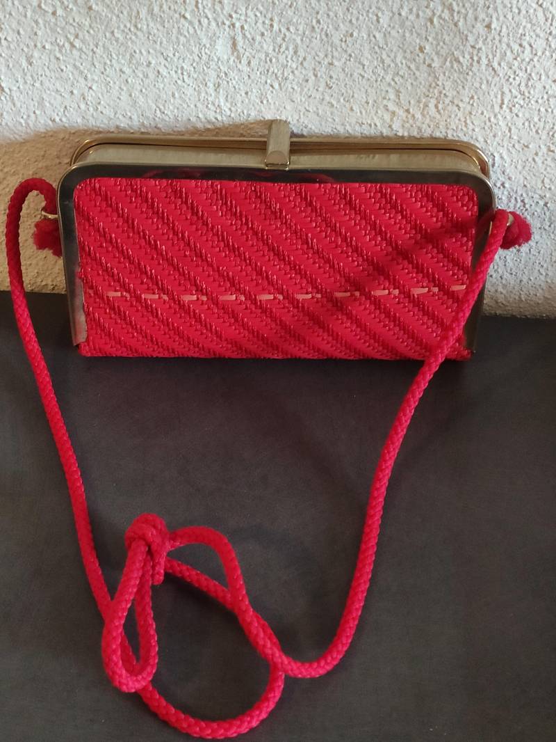 Vintage Handtasche Abendtasche Strohhandtasche Rot Clutch Metall von SunsideVintage