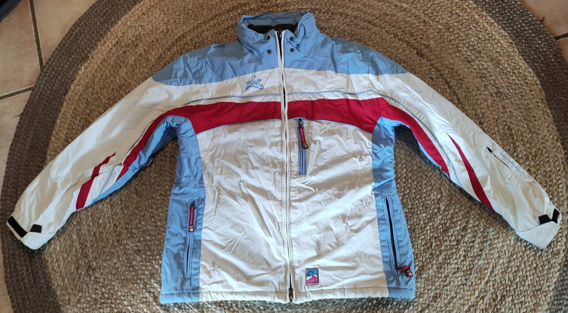Vintage Skijacke M&k Hellblau/Weiß/Rot Gr. 44 Vintage Skijacke M&k Hellblau/Weiß/Rot Gr. 44 von SunsideVintage
