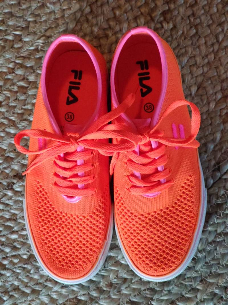 Vintage Sneakers Fila Orange Neon Gr. 38 Neuwertig von SunsideVintage