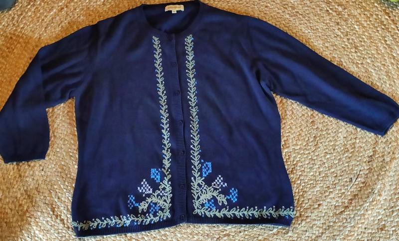 Vintage Strickjacke Mit Stickereien Eddie Bauer Gr. L 90Er von SunsideVintage