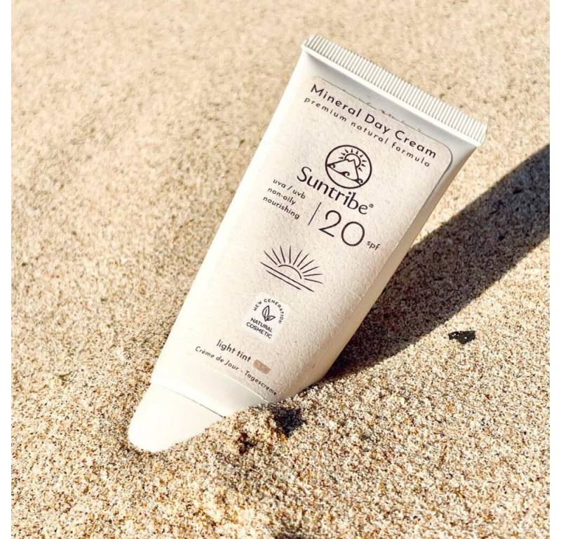 Suntribe Tagescreme BIO Mineralisch LSF 20 Tube 40 ml - Tagescreme Mandel & Jojoba getönt, leicht getönt, passt sich dem Hautton an von Suntribe