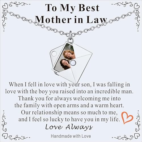 Supcare Schwiegermutter-exklusive Halskette mit Umschlaganhänger, medizinisches 316L Edelstahl, Individualisierbares Foto + Lasergravierte, 46+5cm Personalisierung Kette mit Foto (inkl. Karte) von Supcare