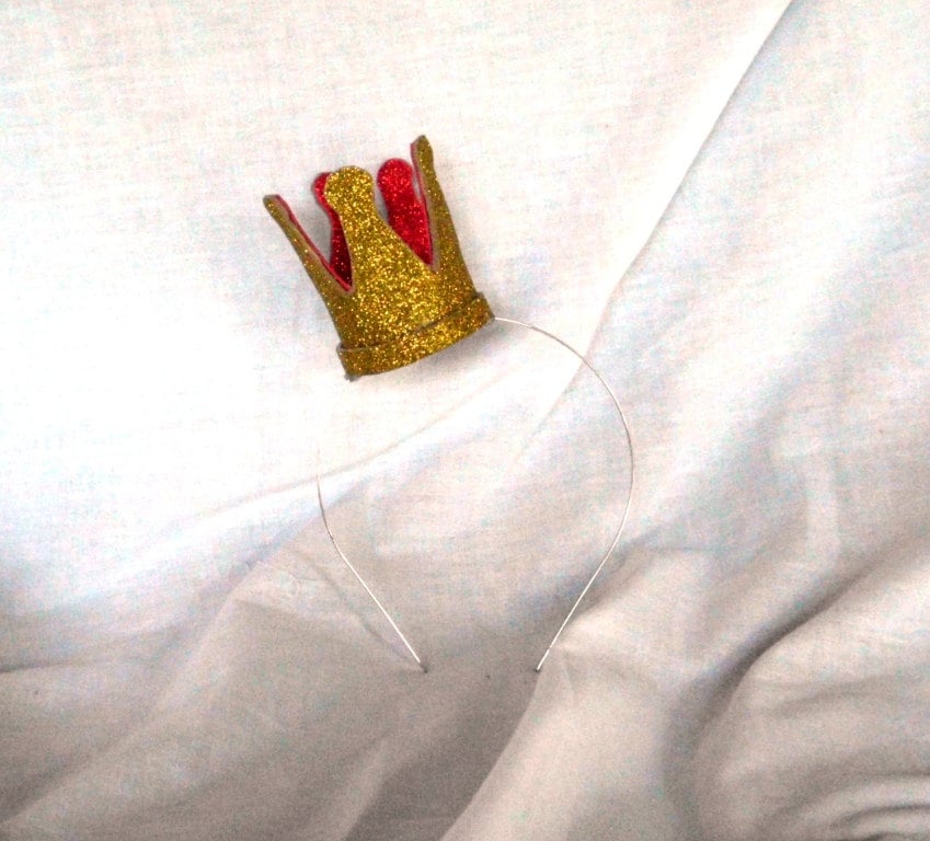 Gold Glitzer Mini Krönchen Haarreif Herzkönigin Kostüm von SuperAwwwsome