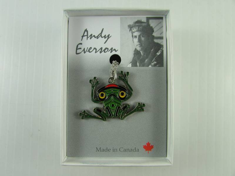 Küste Salish Totem Design Zinn Anhänger Frog Necklace Auf Einer Kette von SuperFleaFinds