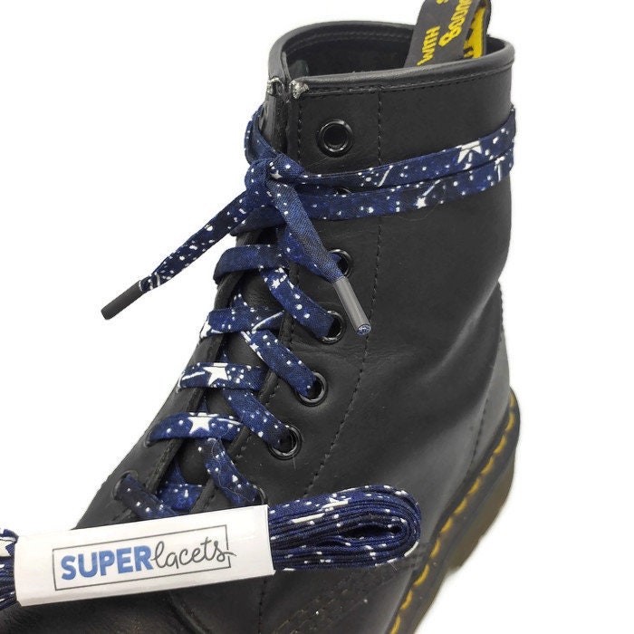 Superblaue, Im Dunkeln Leuchtende Sternschnürsenkel, Stoff, Handgefertigt in Quebec. Kunststoffbeschichtete Spitzen, Dr. Martens, Vans, Converse Superblaue, Im Dunkeln Leuchtende Sternschnürsenkel, Stoff, Handgefertigt in Quebec. Kunststoffbeschichtete Spitzen, Dr. Martens, Vans, Converse von SuperLacets