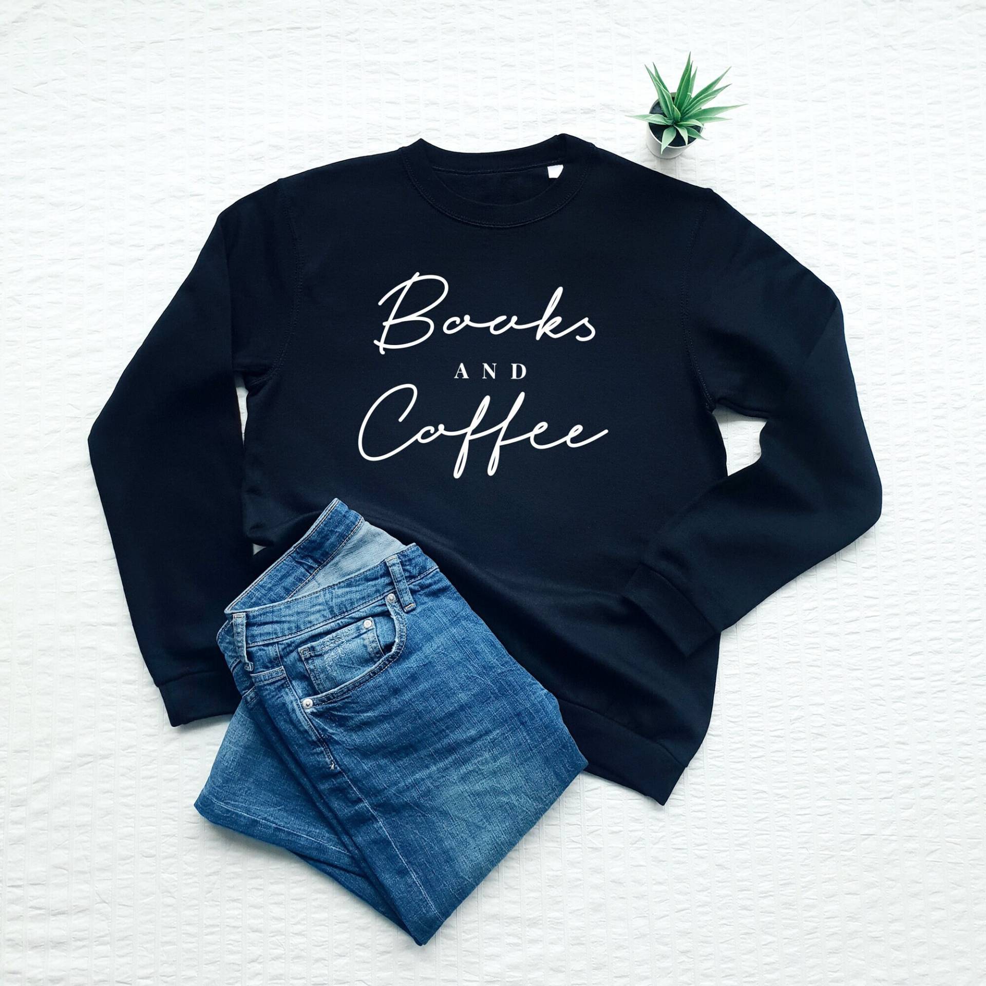 Bücher Und Kaffee Sweatshirt, Buchliebhaber, Kaffeeliebhaber Geschenk, Lesepullover von SuperPrintShop