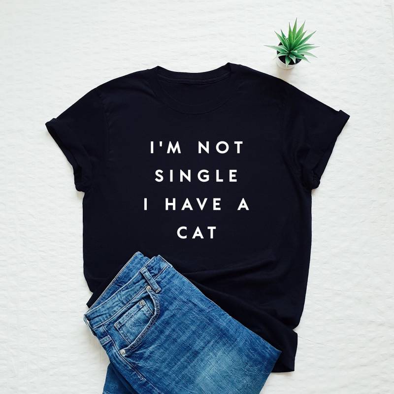 Lustiges Katzenhalter-T-Shirt Ich Bin Kein Single, Ich Habe Eine Katze von SuperPrintShop