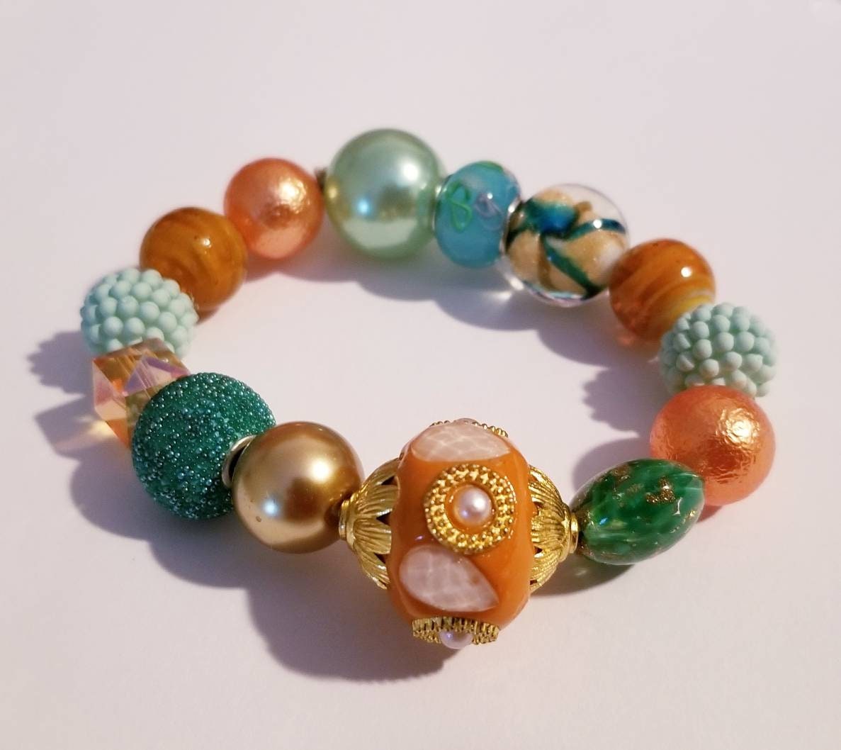 Handgefertigtes Armband Handgefertigtes Armband von SuperRetroChic