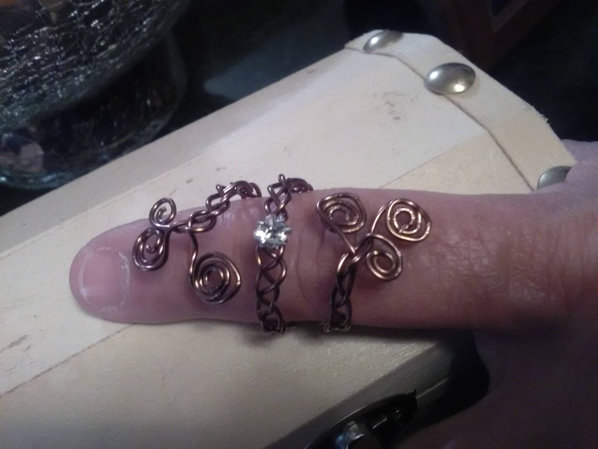 Wirbel Und Diamantkappe Um Ring Wirbel Und Diamantkappe Um Ring von SuperUniqueCreations
